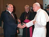  Он поделился воспоминаниями о своих встречах с Иоанном Павлом II  (1989 г. Ватикан)