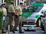 Приблизительно 65 членов тамильской диаспоры Штутгарта, половина из них дети, находились в Протестантской церкви на богослужении, когда на них напал 25-летний мужчина Приблизительно 65 членов тамильской диаспоры Штутгарта, половина из них дети, находились в Протестантской церкви на богослужении, когда на них напал 25-летний мужчина