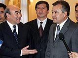 Делегация, которая находится в Москве, в выходные дни вела переговоры с Акаевым по вопросу о его отставке с поста президента Киргизии Делегация, которая находится в Москве, в выходные дни вела переговоры с Акаевым по вопросу о его отставке с поста президента Киргизии