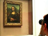 Знаменитая картина Леонардо да Винчи "Мона Лиза" во вторник будет вывешена в специально оборудованном для нее зале Лувра. Начиная со среды посмотреть на картину в новом помещении смогут обычные посетители музея