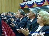 Назначенному саратовскому губернатору вручили от имени Путина виноградную лозу, самогон и аквариум