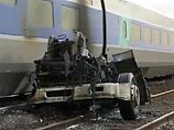 В Австрии пассажирский поезд столкнулся с автомобилем, погибли 2 человека В Австрии пассажирский поезд столкнулся с автомобилем, погибли 2 человека