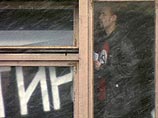Суд продлил до 14 июля содержание под стражей лимоновцам, захватившим приемную администрации президента РФ Суд продлил до 14 июля содержание под стражей лимоновцам, захватившим приемную администрации президента РФ