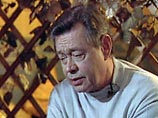 Николай Караченцов до сих пор не произнес ни слова, но уже начал писать Николай Караченцов до сих пор не произнес ни слова, но уже начал писать