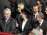 Как сообщает газета Haaretz, главы государств находились в непосредственной близости друг от друга в ходе церемонии похорон Папы Римского Иоанна Павла II