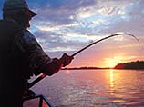будет запрещен лов рыбы в местах нереста: в устьях небольших рек и на мелководье