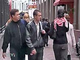 В обоснование возможности такого прогноза опрошенные социологами Фонда "Общественное мнение" (ФОМ) россияне указывают на безработицу и низкий уровень жизни в РФ, социальное неравенство и остроту социальных проблем, на рост цен" В обоснование возможности такого прогноза опрошенные социологами Фонда "Общественное мнение" (ФОМ) россияне указывают на безработицу и низкий уровень жизни в РФ, социальное неравенство и остроту социальных проблем, на рост цен"