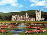 Как ожидается, они проведут первые дни после долгожданной свадьбы в поместье Биркхолл, которое находится на территории шотландской королевской резиденции Балморал, где королева Елизавета традиционно проводит август и сентябрь