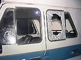 Первый взрыв произошел около 0:15 по московскому времени среды на автодороге Махачкала-аэропорт, когда там проезжал автомобиль УАЗ, в котором находились сотрудники первого полка патрульно-постовой службы милиции Первый взрыв произошел около 0:15 по московскому времени среды на автодороге Махачкала-аэропорт, когда там проезжал автомобиль УАЗ, в котором находились сотрудники первого полка патрульно-постовой службы милиции