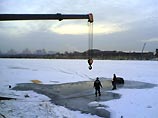 В Хабаровском  крае  под  лед реки Охота провалился автомобиль и микроавтобус: 5 погибших
