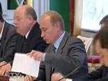 Владимир Путин созвал "олигархов" в Кремль. Он сказал им, что изменит законодательство, сделав пересмотр их приватизационных сделок невозможным, и обуздает агрессивную российскую налоговую полицию