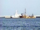 Капитан бежавшего в Японию и подозреваемого в браконьерстве российского судна СТМ-17 Сергей Степанов отказывается подчиниться приказу местных властей и покинуть территориальные воды страны Капитан бежавшего в Японию и подозреваемого в браконьерстве российского судна СТМ-17 Сергей Степанов отказывается подчиниться приказу местных властей и покинуть территориальные воды страны