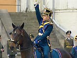 Новый ритуал в Кремле - на Соборной площади исполнен развод пеших и конных караулов Новый ритуал в Кремле - на Соборной площади исполнен развод пеших и конных караулов