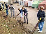 В городском субботнике приняли участие 970 тысяч москвичей В городском субботнике приняли участие 970 тысяч москвичей