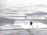 На Сахалине пенсионер 10 дней плавал в море на самодельном плоту из льдины На Сахалине пенсионер 10 дней плавал в море на самодельном плоту из льдины