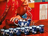 Неделей раньше, как сообщает ИТАР-ТАСС, на 12-й Шанхайской международной ярмарке чая такое же количество чая этого сорта было куплено за 198 тысяч юаней (почти $24 тысячи) Неделей раньше, как сообщает ИТАР-ТАСС, на 12-й Шанхайской международной ярмарке чая такое же количество чая этого сорта было куплено за 198 тысяч юаней (почти $24 тысячи)