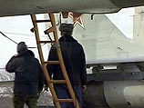 Как сообщил начальник пресс-службы ВВС РФ полковник Александр Дробышевский, "повешенные военнослужащие обнаружены в лесополосе в 20 км от Саратова. Они проходили срочную службу в учебном вертолетном полку Сызранского военного авиационного института" Как сообщил начальник пресс-службы ВВС РФ полковник Александр Дробышевский, "повешенные военнослужащие обнаружены в лесополосе в 20 км от Саратова. Они проходили срочную службу в учебном вертолетном полку Сызранского военного авиационного института"