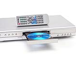В настоящее время в США уже выпускаются проигрыватели DVD-дисков, снабженные фильтрами для "семейного просмотра" В настоящее время в США уже выпускаются проигрыватели DVD-дисков, снабженные фильтрами для "семейного просмотра"