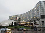 вчерашний инцидент о ложной угрозе взрыва в гостинице "Ренессанс-Москва", где должна была остановиться госсекретарь США Кондолиза Райс, никак не повлиял на программу ее пребывания в Москве вчерашний инцидент о ложной угрозе взрыва в гостинице "Ренессанс-Москва", где должна была остановиться госсекретарь США Кондолиза Райс, никак не повлиял на программу ее пребывания в Москве