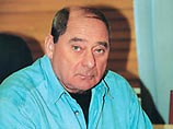 Так в минувший вторник члены комиссии выслушали предложение работников Домостроительного комбината №1 увековечить в бронзе образ их гендиректора Владимира Копелева Так в минувший вторник члены комиссии выслушали предложение работников Домостроительного комбината №1 увековечить в бронзе образ их гендиректора Владимира Копелева