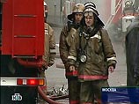 Возгорание в Гнесинке произошло около 17:40 по московскому времени. На всех четырех его этажах наблюдается сильное задымление