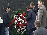 В 135-й день рождения Ленина цветы к памятникам вождя возложили в российских городах и Крыму В 135-й день рождения Ленина цветы к памятникам вождя возложили в российских городах и Крыму