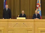 Выступление главы государства, как правило, длится не более часа. Речь президента транслируют в прямом эфире телеканалы "Россия" и "Первый", радиостанции "Маяк" и "Радио России" Выступление главы государства, как правило, длится не более часа. Речь президента транслируют в прямом эфире телеканалы "Россия" и "Первый", радиостанции "Маяк" и "Радио России"