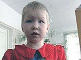 В Каменске-Уральском Свердловской области женщина продала свою дочь за 80 рублей. 3-летняя Лена весит 10 кг. Когда девочку привезли в центр, она ела свой кал