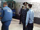 На станции "Лубянка" московского метро мужчина упал под поезд и погиб