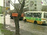 В Красноярске объявлено ЧП из-за наводнения, вызванного разливом рек в связи с весенним таянием льдов. В краевом центре в результате разлива реки Кача было подтоплено 15 частных жилых домов