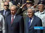 Во дворе резиденции президента Израиля Моше Кацав прошла официальная церемония встречи встречи президента России Владимира Путина. Прибывшего Путина в резиденции встретил Кацав Во дворе резиденции президента Израиля Моше Кацав прошла официальная церемония встречи встречи президента России Владимира Путина. Прибывшего Путина в резиденции встретил Кацав