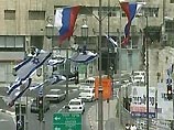 До недавнего времени в среде русскоязычной общины, где преобладают правые взгляды, Путин пользовался популярностью. Многих восхищала его решительность и агрессивность в борьбе с терроризмом, что является одним из самых больных вопросов в Израиле До недавнего времени в среде русскоязычной общины, где преобладают правые взгляды, Путин пользовался популярностью. Многих восхищала его решительность и агрессивность в борьбе с терроризмом, что является одним из самых больных вопросов в Израиле