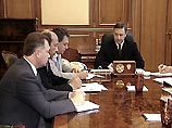 Средства, которые будут выделены правительством, пойдут на размещение членов семей экипажа и их телефонные переговоры с родственниками Средства, которые будут выделены правительством, пойдут на размещение членов семей экипажа и их телефонные переговоры с родственниками