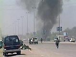 В результате подрыва 10 заминированных автомобилей в Багдаде и к югу от иракской столицы 25 человек погибли и около 100 получили ранения, сообщает CNN