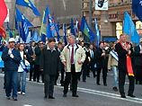 В митинге профсоюзов и "Единой России" в Москве приняли участие 25 тысяч человек 