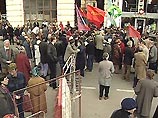 Активисты "Авангарда Красной молодежи" и Национал-большевистской партии требовали освободить соратников, задержанных во время митинга на Театральной площади