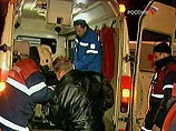 В центре медицины катастроф и в МВД Чечни сообщили, что водитель отделался ссадинами и ушибами. Машину подняли со дня перехода при помощи подъемного крана