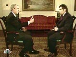 "Во время визита в Прибалтику я буду говорить о том, как важно придерживаться принципов демократии. При этом не нужно забывать, что демократия - это и внимание к правам меньшинства", - заявил Буш в интервью телеканалу НТВ, которое было показано в эфире ве