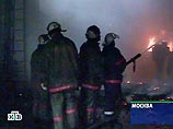 Пожарным удалось вовремя вытащить из огня несколько баллонов с кислородом, которые могли взорваться. Борьбу с огнем вели более 50 пожарных расчетов