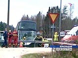 В результате аварии автобуса с русскими туристами в Финляндии в субботу погиб водитель, 11 пассажиров получили ранения В результате аварии автобуса с русскими туристами в Финляндии в субботу погиб водитель, 11 пассажиров получили ранения