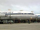 "В небе Подмосковья работают самолеты Ил-18 и Ан-12". "Они находятся в 10 зонах на расстоянии от 50 до 150 км от Москвы на высотах от 3 до 8 тысяч метров", - сказал представитель ВВС