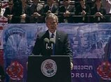 Свое выступление американский президент начал с приветствия по-грузински - "Гамарджоба"
