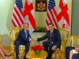 Жители Тбилиси прорвались через оцепление, чтобы послушать обращение Буша Жители Тбилиси прорвались через оцепление, чтобы послушать обращение Буша