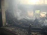 Пожарные спасли из сауны трехметрового удава Яшку, прикинувшегося шлангом Пожарные спасли из сауны трехметрового удава Яшку, прикинувшегося шлангом