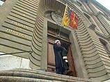 Адвокат заявил, что если российские власти предоставят господину Адамову дипломатический иммунитет, то на этом основании Москва сможет потребовать его возвращения в Россию. Впрочем, Евгений Адамов готов доказать американскому суду свою правоту Адвокат заявил, что если российские власти предоставят господину Адамову дипломатический иммунитет, то на этом основании Москва сможет потребовать его возвращения в Россию. Впрочем, Евгений Адамов готов доказать американскому суду свою правоту