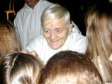 Патриарх Алексий и митрополит Кирилл поздравили с 90-летием основателя экуменической общины Тэзе брата Роже Шютца Патриарх Алексий и митрополит Кирилл поздравили с 90-летием основателя экуменической общины Тэзе брата Роже Шютца