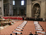 Обращаясь к новым клирикам, Бенедикт XVI призвал их "преображать мир" своим служением и церковными таинствами Евхаристии и покаяния