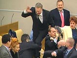 Депутаты Жириновский и Савельев, устроившие драку в Госдуме, отказались извиняться друг пред другом Депутаты Жириновский и Савельев, устроившие драку в Госдуме, отказались извиняться друг пред другом