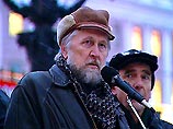 "Люди почему-то предпочитают сидеть в Макдональдсах, смеяться, смотреть смешные и несмешные фильмы, не думая о том, что война может прийти в Россию. А она придет в Россию, если она будет продолжаться", - заявил депутат Госдумы РФ Юлий Рыбаков "Люди почему-то предпочитают сидеть в Макдональдсах, смеяться, смотреть смешные и несмешные фильмы, не думая о том, что война может прийти в Россию. А она придет в Россию, если она будет продолжаться", - заявил депутат Госдумы РФ Юлий Рыбаков