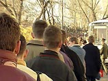 В Перми призывникам перед отправкой в армию показывают видеофильм "Дожить до дембеля" В Перми призывникам перед отправкой в армию показывают видеофильм "Дожить до дембеля"